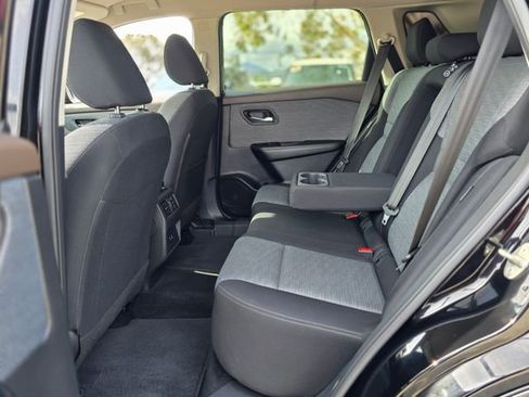 Used 2023 Nissan Rogue SV FWD image 16