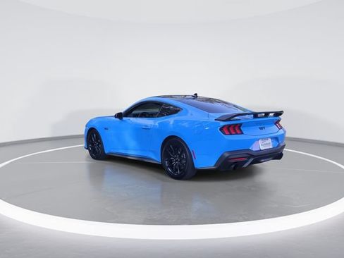 Used 2025 Ford Mustang GT RWD image 6