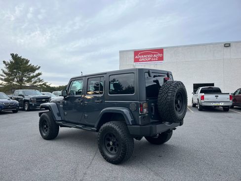 Used 2016 Jeep Wrangler Unlimited Sport image 4