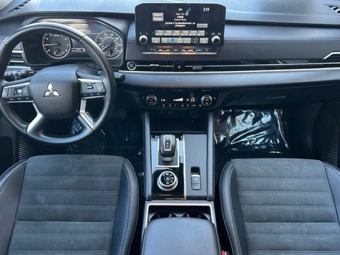 Used 2024 Mitsubishi Outlander SE Black Edition AWD/4WD image 10