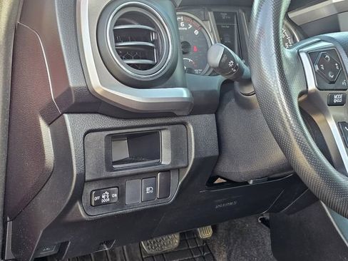 Used 2019 Toyota Tacoma SR5 image 17