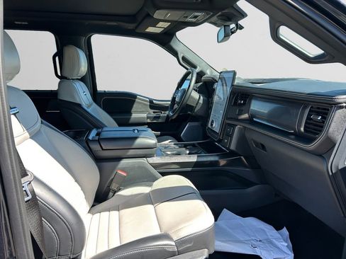 Used 2025 Ford F150 Lightning Platinum AWD/4WD image 17