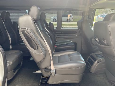 Used 2019 GMC Savana 2500 Extended RWD image 20