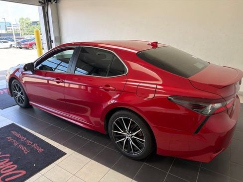 Used 2021 Toyota Camry SE FWD image 10