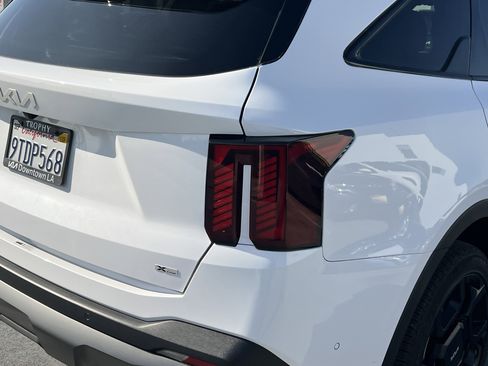 Certified 2024 Kia Sorento SX Prestige image 20