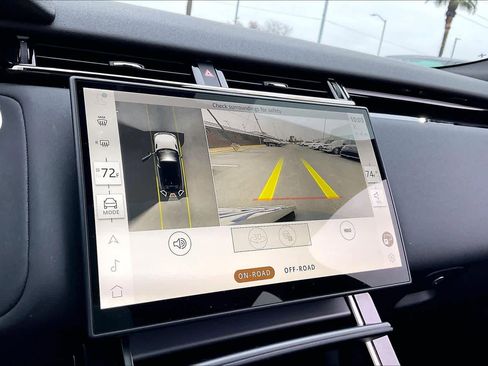 Used 2025 Land Rover Range Rover Velar Dynamic SE image 24