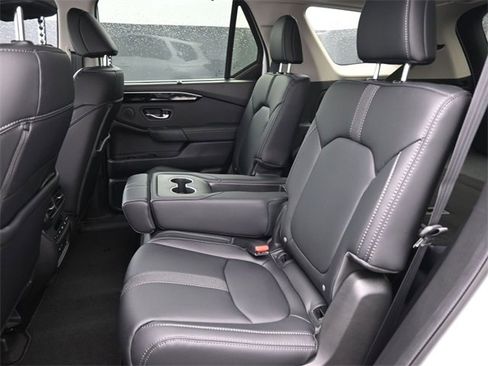New 2025 Honda Pilot Touring image 12