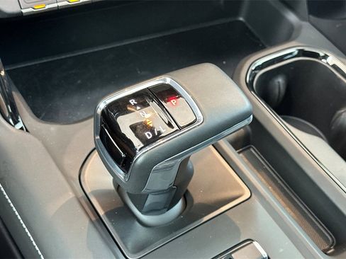 Used 2025 GMC Sierra 1500 AT4X image 21