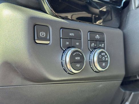 Used 2022 GMC Sierra 1500 Elevation image 13