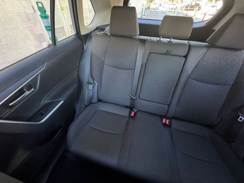 Used 2025 Toyota RAV4 XLE image 39