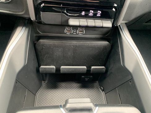 Used 2025 RAM 1500 Big Horn image 17