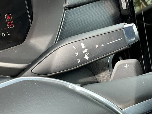 Used 2025 GMC Acadia Elevation image 37