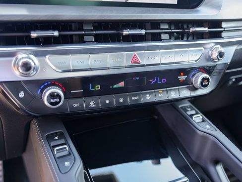Used 2024 Kia Telluride SX X-Line AWD/4WD image 18