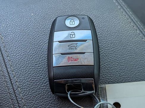 Used 2019 Kia Niro EX FWD image 33