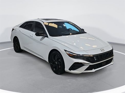 New 2026 Hyundai Elantra SEL Sport image 3