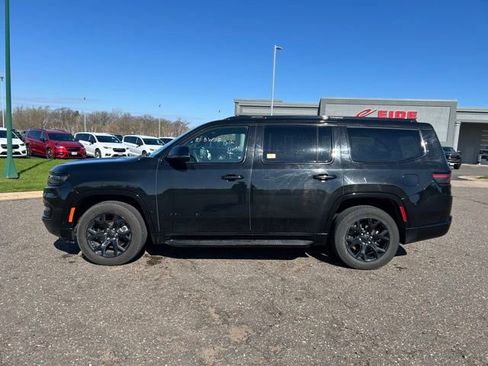 Used 2024 Jeep Wagoneer Series II AWD/4WD image 2
