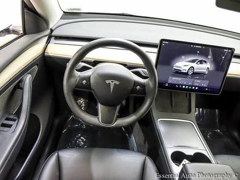 Used 2023 Tesla Model Y Long Range AWD/4WD image 3
