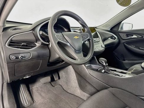 Used 2025 Chevrolet Malibu LT FWD image 9