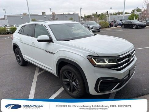 Used 2022 Volkswagen Atlas Cross Sport SEL R-Line AWD/4WD image 2