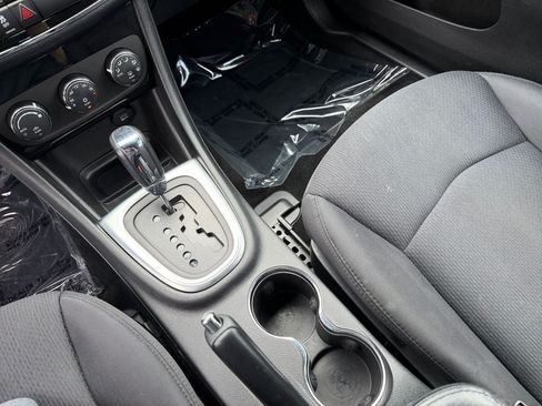 Used 2014 Chrysler 200 Touring FWD image 18