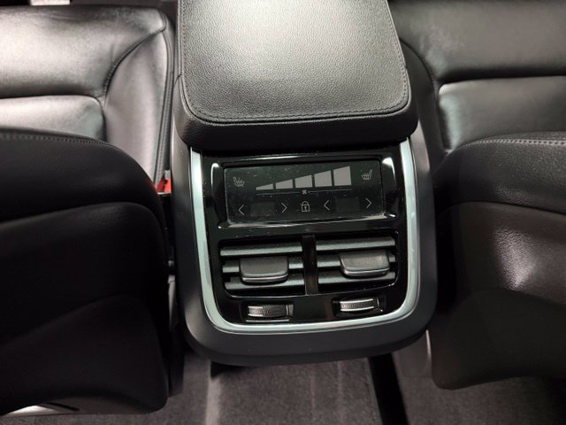 Used 2023 Volvo XC90 B5 Core w/ Protection Package Premier AWD/4WD image 17