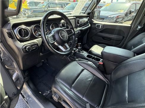 Used 2021 Jeep Wrangler Unlimited Sahara AWD/4WD image 16