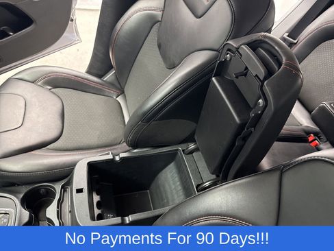 Used 2022 Jeep Cherokee Trailhawk w/ Comfort/Convenience Group AWD/4WD image 23