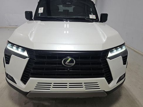 Used 2024 Lexus GX 550 AWD/4WD image 6