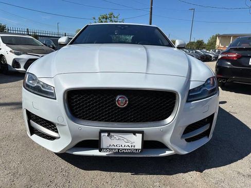 Used 2016 Jaguar XF R-Sport image 2