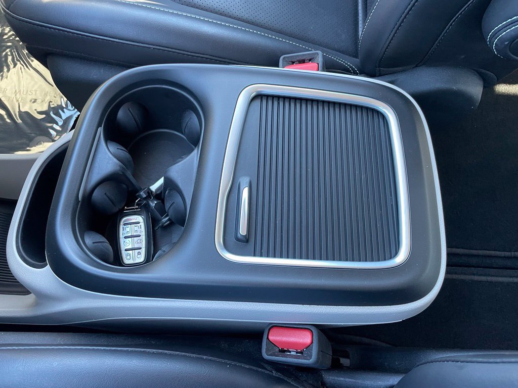 Used 2023 Chrysler Pacifica Touring-L FWD image 38