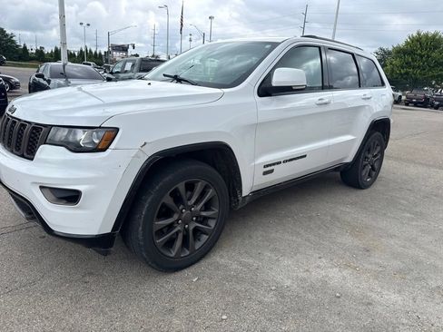 Used 2016 Jeep Grand Cherokee Limited 75th Anniversary AWD/4WD image 11