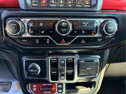 Used 2023 Jeep Gladiator Rubicon w/ LED Lighting Group AWD/4WD image 52