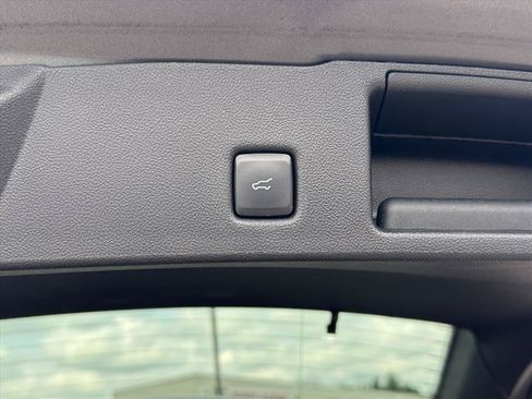 Used 2025 Ford Escape Platinum AWD/4WD image 6