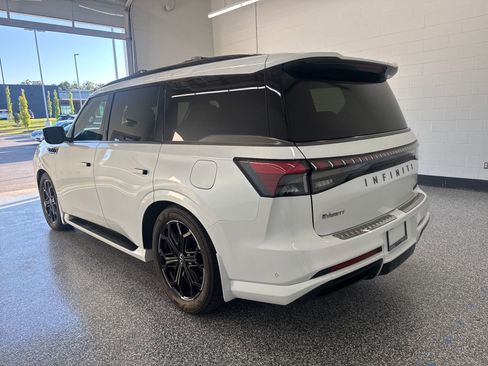 New 2026 INFINITI QX80 4WD image 2