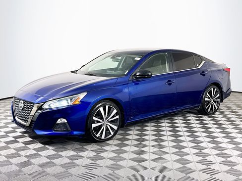 Used 2020 Nissan Altima 2.5 SR FWD image 4