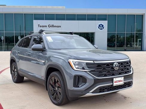 New 2026 Volkswagen Atlas Cross Sport SE FWD image 1