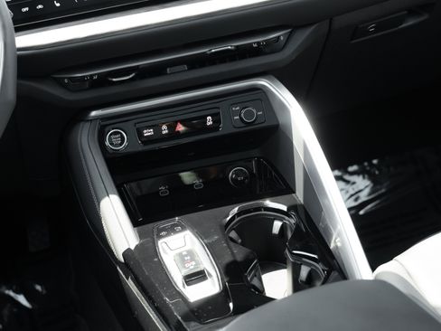 Certified 2025 Audi Q5 Premium w/ Convenience Package AWD/4WD image 12