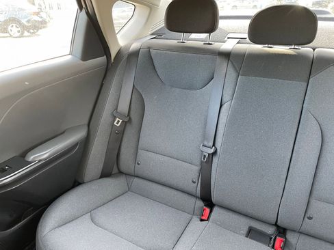 Used 2025 Kia K4 LXS image 41