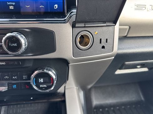 Used 2022 Ford F250 Lariat w/ Tremor Off-Road Package image 31