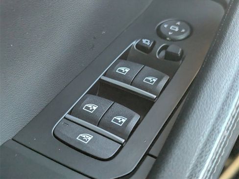 Used 2023 BMW X6 xDrive40i w/ M Sport Package image 19