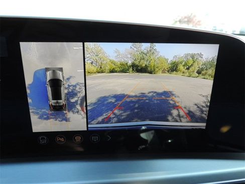 New 2026 Cadillac Lyriq Premium Luxury image 25