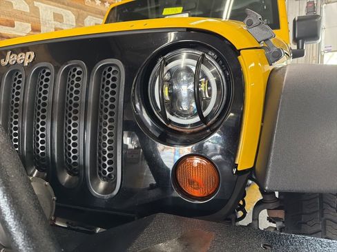 Used 2009 Jeep Wrangler X AWD/4WD image 10