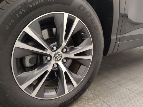 Used 2019 Toyota Highlander LE image 31