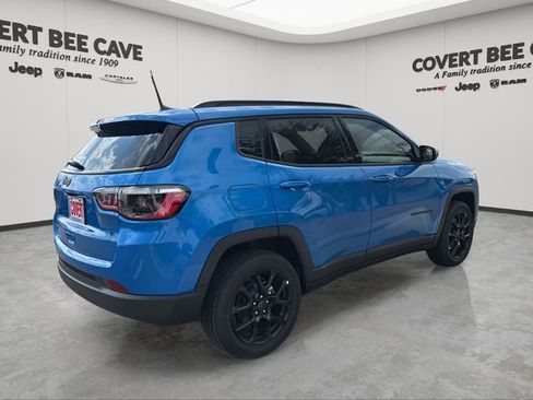 New 2026 Jeep Compass Latitude image 10