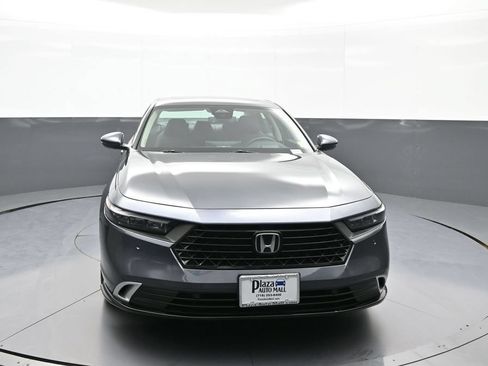 Used 2025 Honda Accord Touring image 2