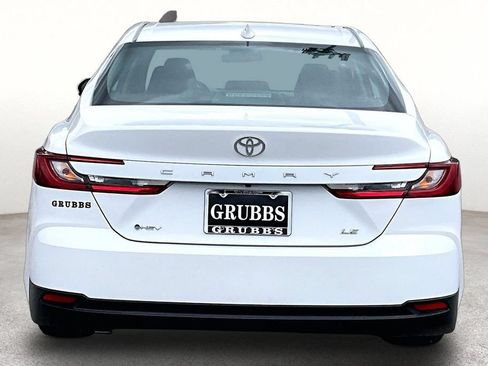 Used 2025 Toyota Camry SE FWD image 5