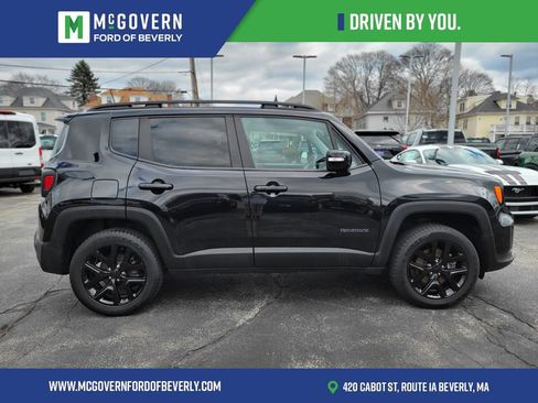 Used 2023 Jeep Renegade Altitude w/ Convenience Group I AWD/4WD image 7