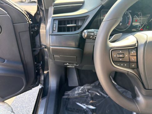 Used 2023 Lexus ES 350 w/ Accessory Package (Z2) image 14