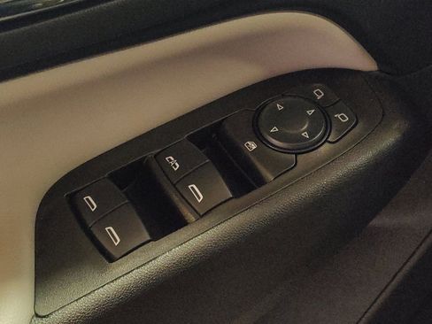 Used 2024 Chevrolet Equinox LT FWD image 27