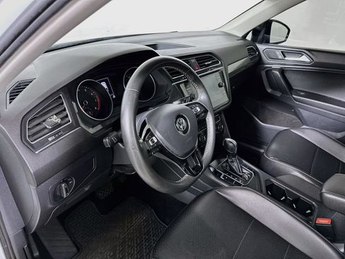 Used 2021 Volkswagen Tiguan SE FWD image 10